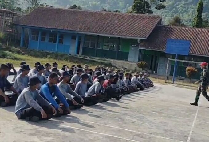 Latihan Dasar Ketarunaan (LATDASTAR)